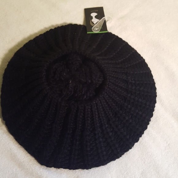 Beautiful Womans Knit Black Beret Tam w/pom pom - Picture 5 of 8